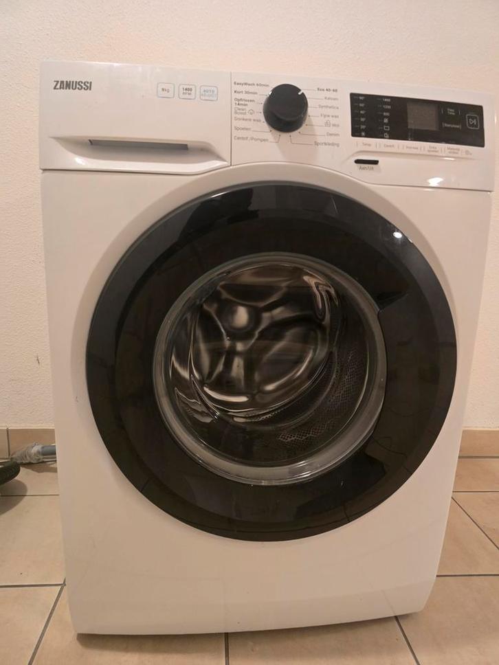 Wasmachine Zanussi ZZ94943WF- Goed Onderhouden, Witgoed en Apparatuur, Wasmachines, Gebruikt, Voorlader, 8 tot 10 kg, 85 tot 90 cm