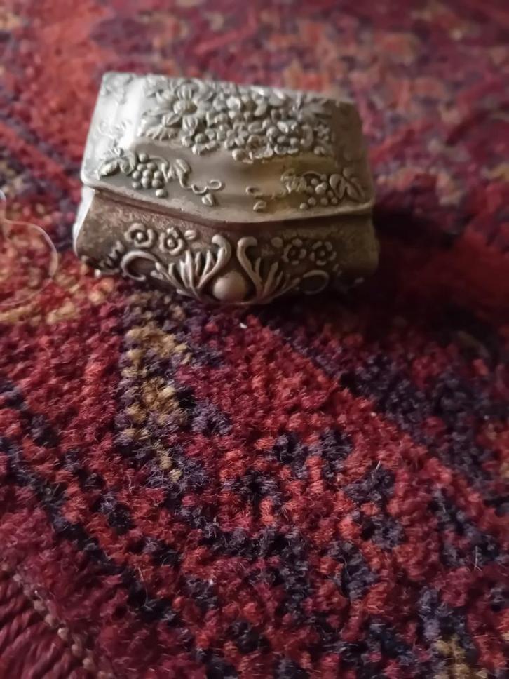 Antiek Sieradendoosje met Rood Fluweel, Antiek en Kunst, Curiosa en Brocante, Ophalen of Verzenden