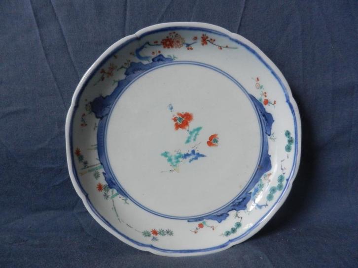 Zeldzaam Kakiemon schaaltje Japan ca. 1690-1710 d. 20,6 cm., Antiek en Kunst, Antiek | Keramiek en Aardewerk, Ophalen of Verzenden