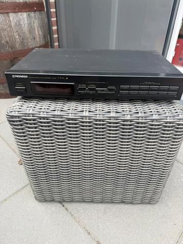 Pioneer F-201L tuner vintage beschikbaar voor biedingen