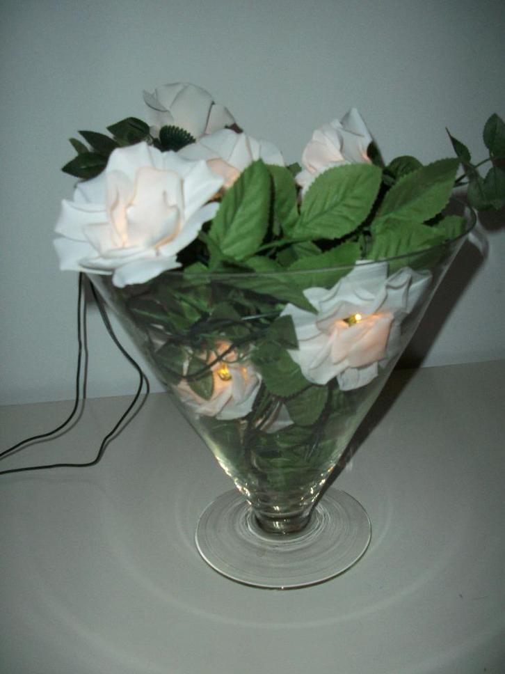 Glazen Vaas met mooie Rozen verlichting - 26 cm hoog - zgan, Huis en Inrichting, Woonaccessoires | Kunstplanten en Kunstbloemen