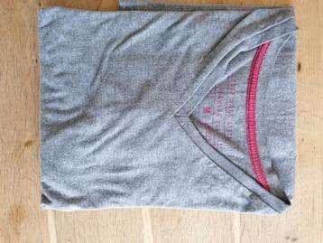 Een mooi shirt, maat M  beschikbaar voor biedingen