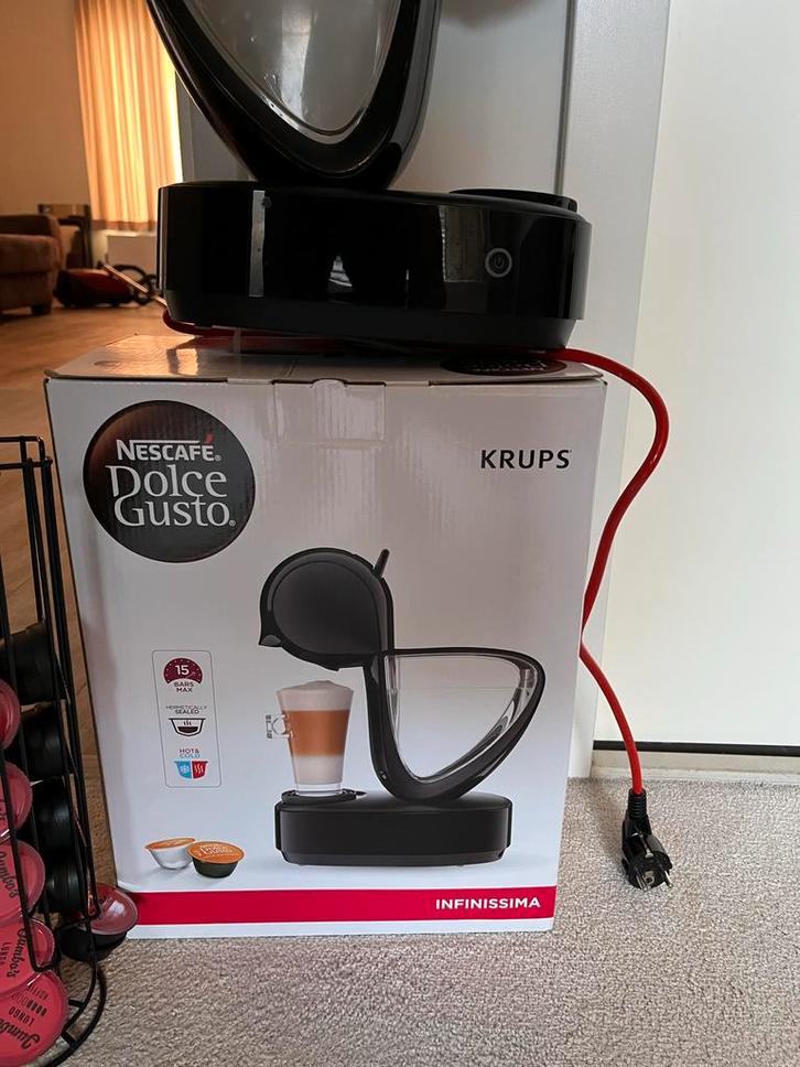 Gebruikte Dolce Gusto Koffiezetter + Doos, Witgoed en Apparatuur, Koffiezetapparaten, Gebruikt, Koffiepads en cups, Koffiemachine