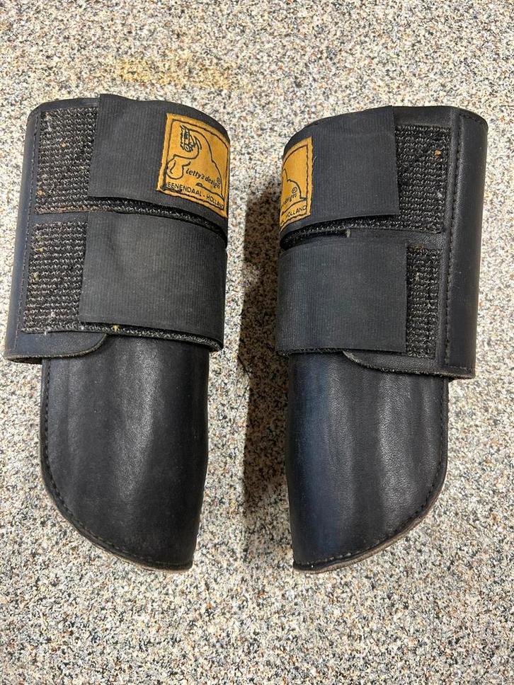 Lederen peesbeschermers voor, Dieren en Toebehoren, Paarden en Pony's | Beschermers, Zo goed als nieuw, Rijden, Ophalen of Verzenden