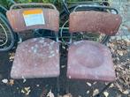 Gratis 2 oude schoolstoelen | ZWOLLE, Ophalen of Verzenden, Gebruikt