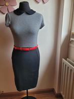 Jurk S gestreept/zwart met riem, Zwart, Ophalen of Verzenden, Zo goed als nieuw, Knielengte