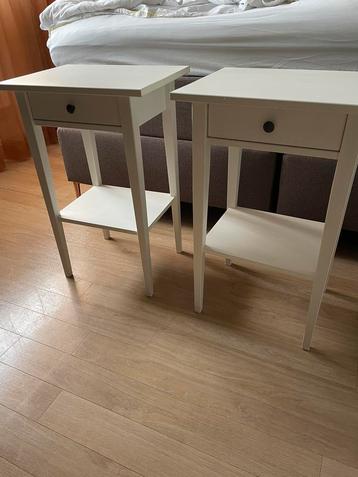 2 Nachtkastjes wit hout met 1 lade beschikbaar voor biedingen