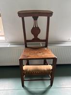 Antieke bidstoel kerkstoel houtsnijwerk met klep, Antiek en Kunst, Ophalen