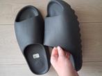 Adidas yeezy slide maat 46  zgan, Kleding | Heren, Schoenen, Ophalen of Verzenden, Zo goed als nieuw