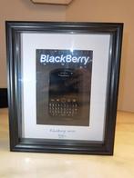 Frame met blackberry curve 9720  afmetingen : 22.7 X 27.7, Ophalen of Verzenden, Zo goed als nieuw