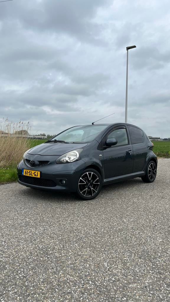Toyota Aygo 1.0 12V 5DRS 2006 Nieuwe apk Nieuwe koppeling, Auto's, Toyota, Voorwielaandrijving, 4 stoelen, 68 pk, Origineel Nederlands