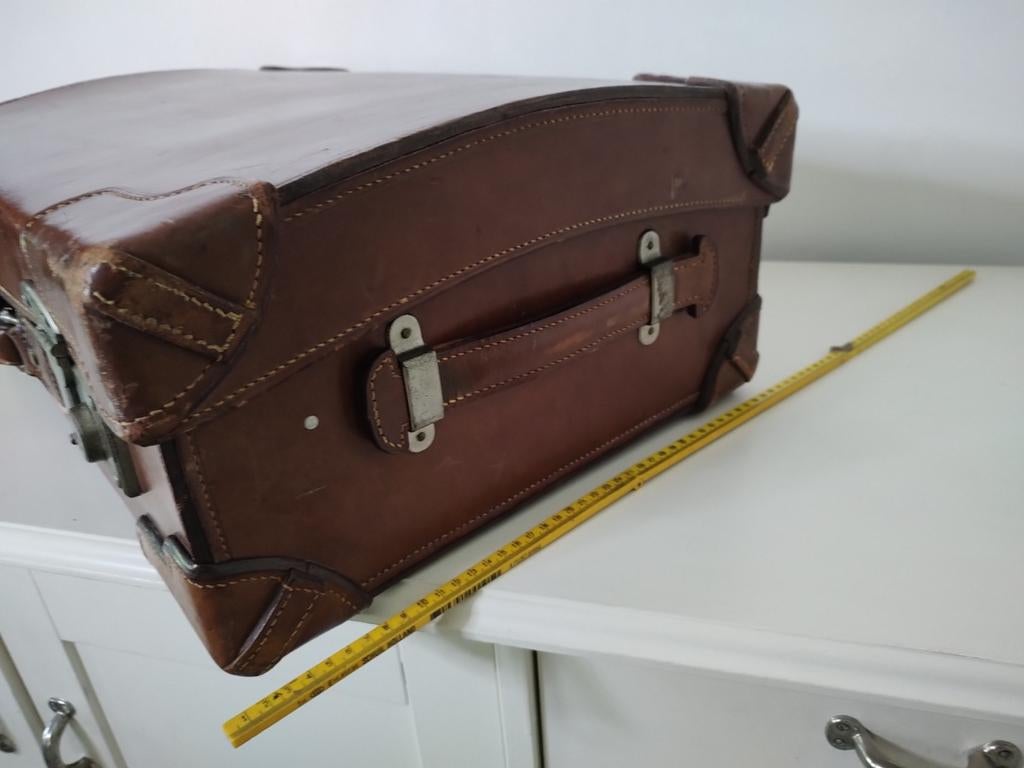 K682 Unieke zwaar uitgevoerde vintage lederen reiskoffer, Sieraden, Tassen en Uiterlijk, Koffers, 60 tot 70 cm, Gebruikt, Onbekend