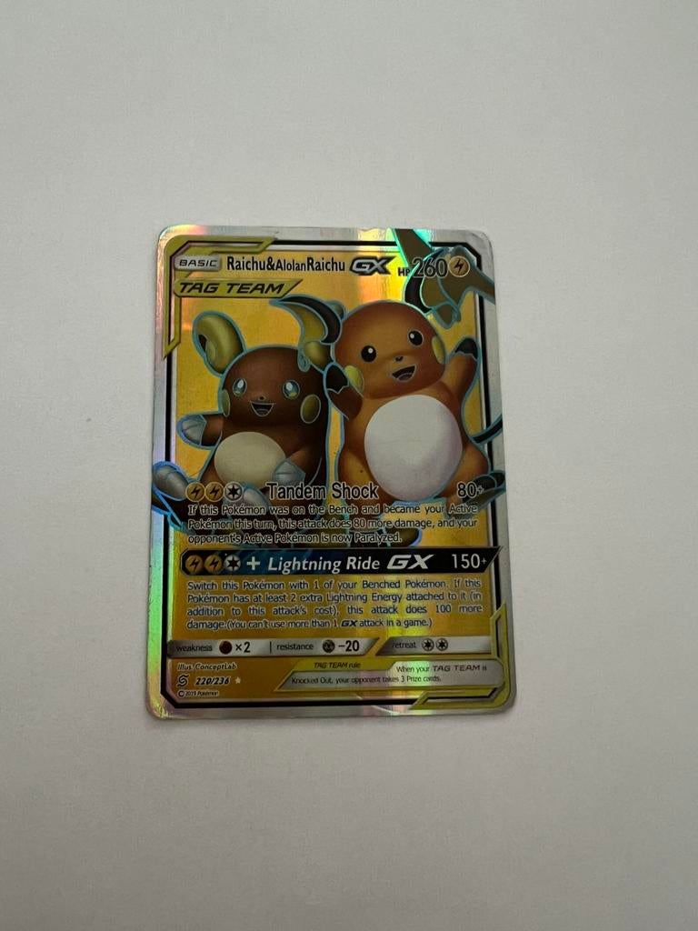 raichu&alolanRaichu GX, Hobby en Vrije tijd, Verzamelkaartspellen | Pokémon, Ophalen of Verzenden, Zo goed als nieuw