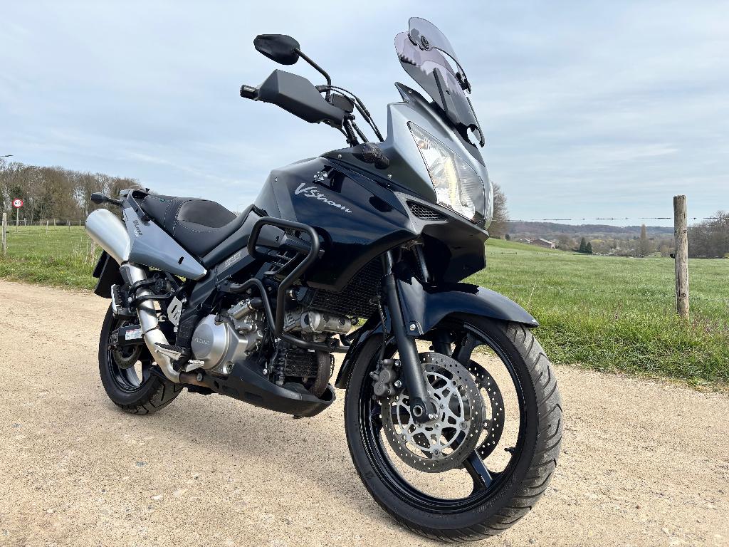 Suzuki DL 1000 V-Strom - 33.000km - Goede staat veel extra's, Motoren, Motoren | Suzuki, 4 cilinders, Particulier, Meer dan 35 kW