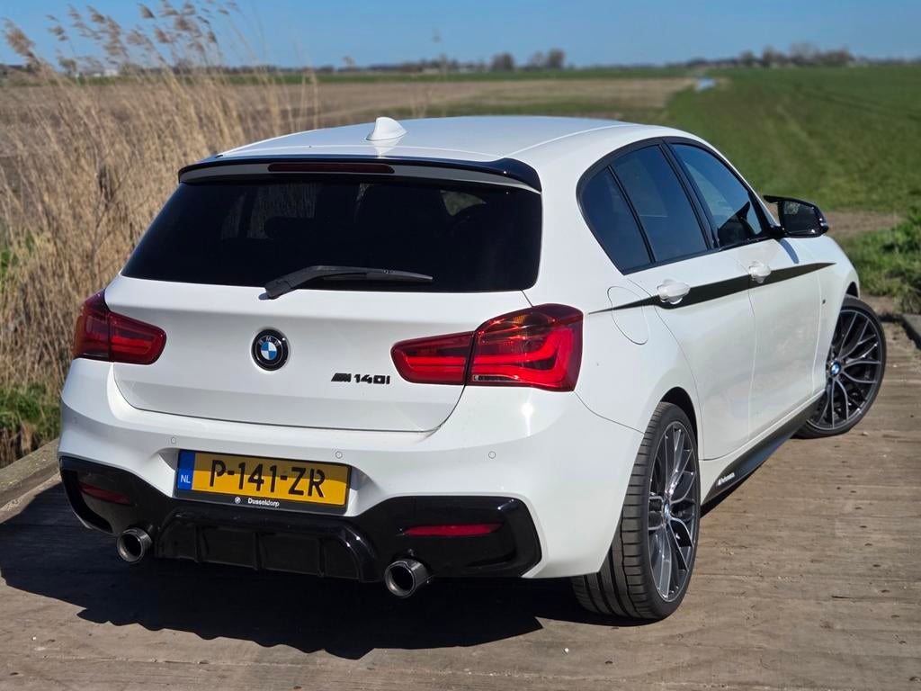Zeer nette en rijk uitgeruste BMW M140i – 490 PK – Dealer o, Achterwielaandrijving, Particulier, 3000 cc, 6 cilinders