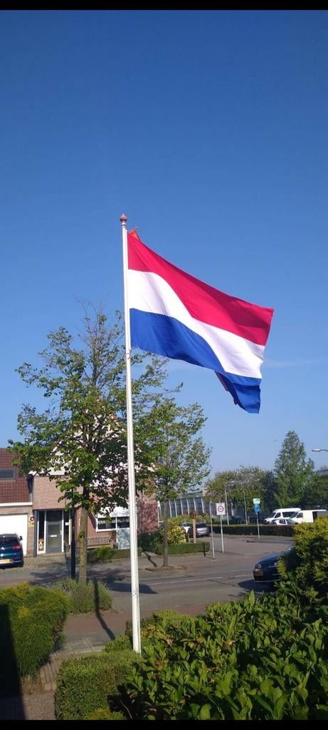Vlaggenmast met vlag, Ophalen