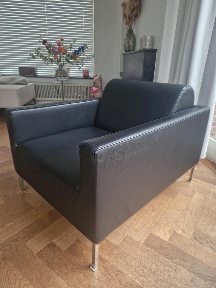 Zwarte leer, leren fauteuil, modern. Mooie kwaliteit leer, Huis en Inrichting, Fauteuils, Ophalen