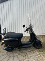 Nette AGM scooter zwart | incl. helm, slot en hoes, Gebruikt, Benzine, Ophalen, Overige merken