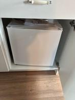 Tillreda mini koelkast met vriesvakje, Ophalen, Met vriesvak, Minder dan 45 cm, Minder dan 85 cm