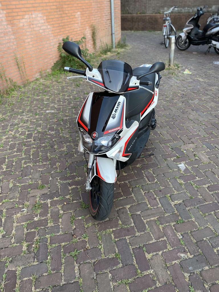 Runner rst (WOK)  140 top brom kenteken, Fietsen en Brommers, Scooters | Piaggio, Ophalen of Verzenden