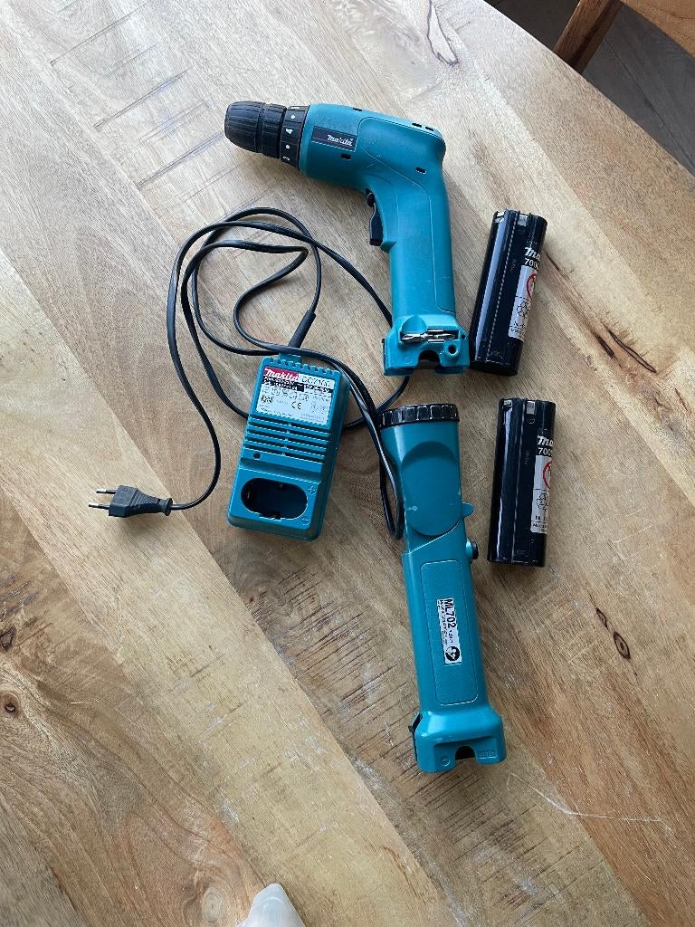 Makita accu schroefboormachine + accu lamp, Ophalen, Gebruikt, Boor- en Schroefmachine