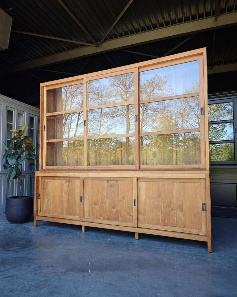 Grote teakhouten schoolkast | Brede buffetkast #5493, Niet ingevuld, Gebruikt, Met deur(en), 200 cm of meer