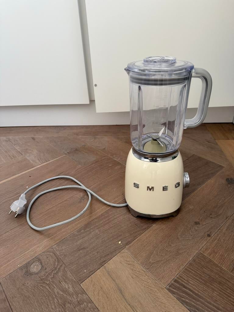 Smeg Blender - Crème Kleur - Stijlvol en Functioneel, Witgoed en Apparatuur, Blenders, Zo goed als nieuw, Blender, Ophalen
