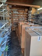 Ruim 1700 rollen behang inclusief kasten en rekken, Ophalen, Geel, Divers