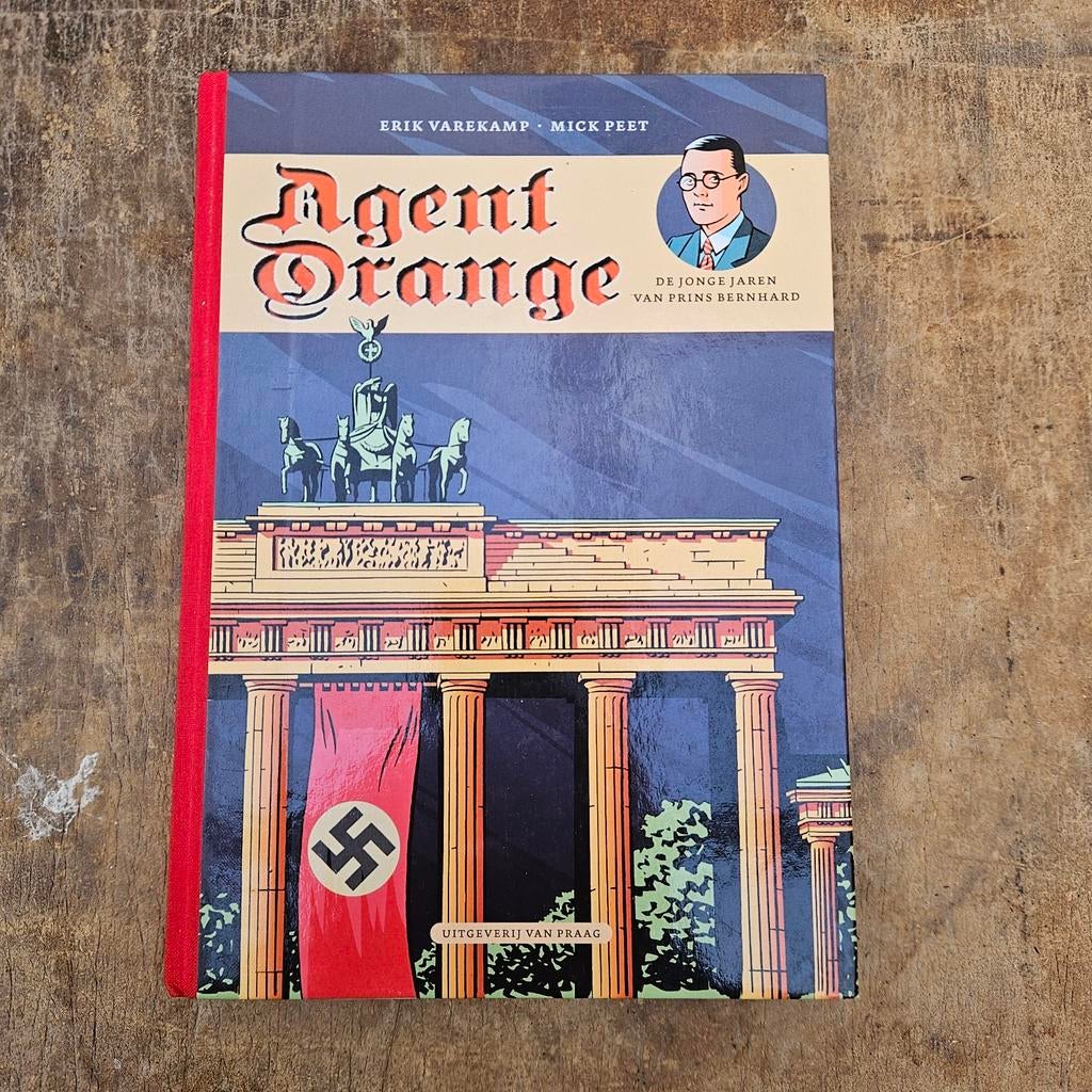 Erik Varekamp - De jonge jaren van prins Berrnhard, Eén stripboek, Zo goed als nieuw, Erik Varekamp; Mick Peet, Ophalen of Verzenden