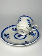 18e-eeuwse Doornik porseleinen kop en schotel, Ophalen of Verzenden