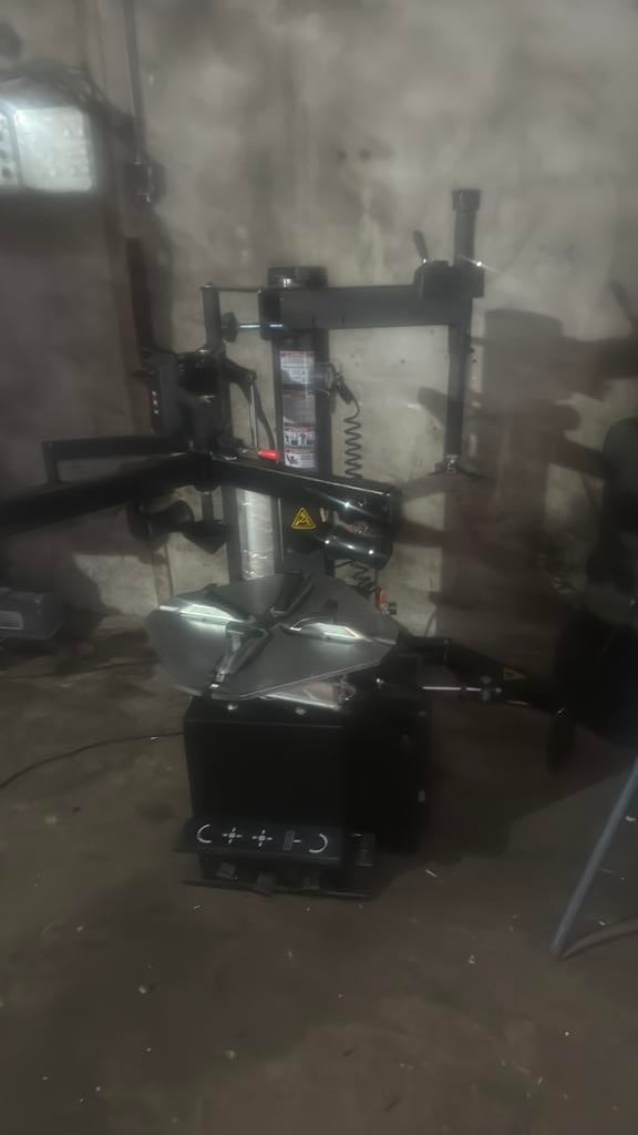 Banden demonteer apparaat, Auto diversen, Autogereedschap, Ophalen, Zo goed als nieuw