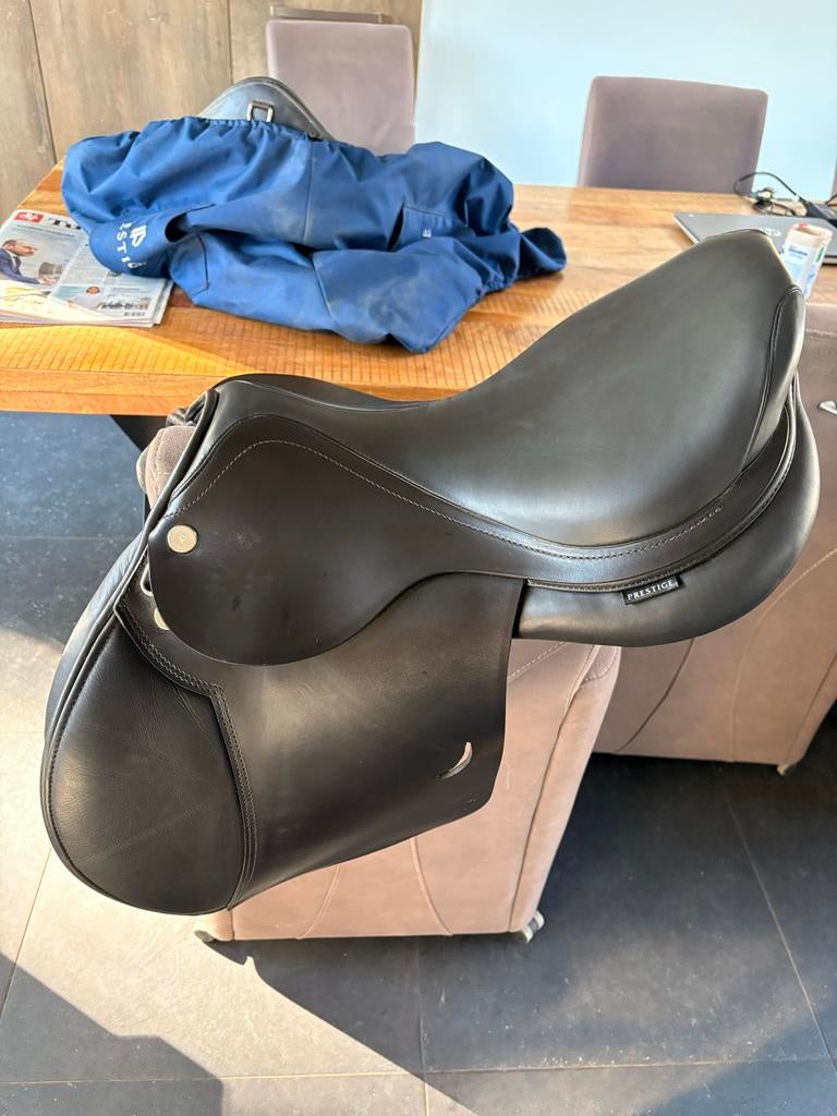 Prestige springzadel zwart, Dieren en Toebehoren, Ophalen of Verzenden, Zo goed als nieuw, Springen