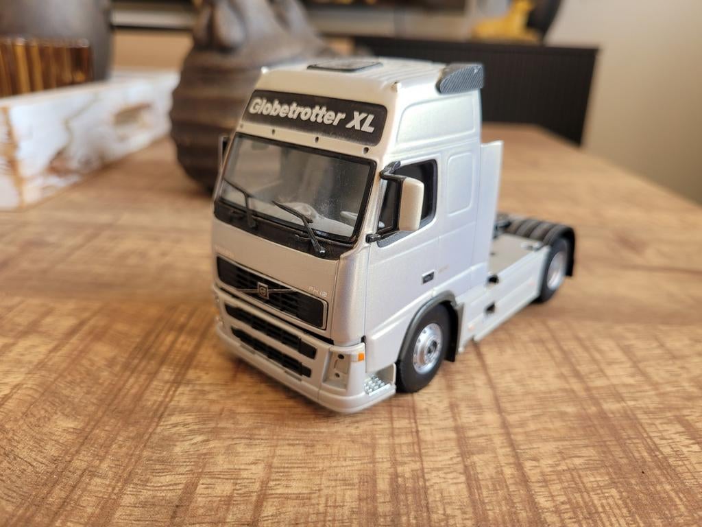 Verschillende volvo trucks, Hobby en Vrije tijd, Modelauto's | 1:50, T, T, Tekno, Bus of Vrachtwagen