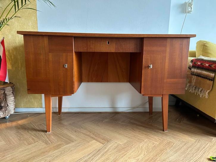Vintage jaren 60 bureau, Huis en Inrichting, Bureaus, Gebruikt, Bureau, Ophalen