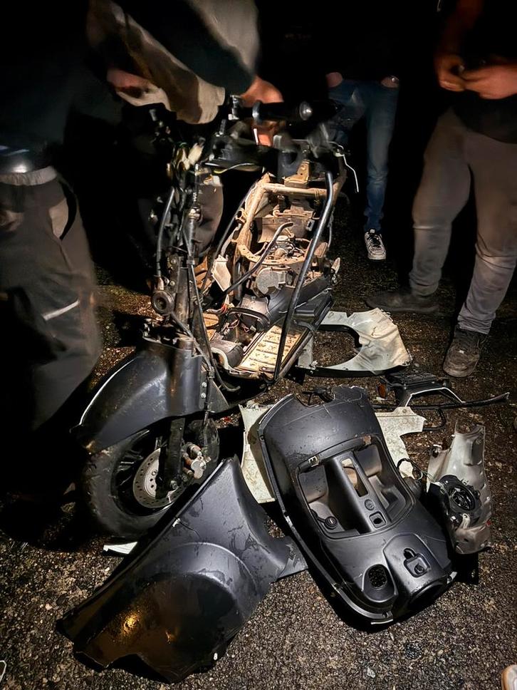 [PROJECTSCOOTER] Agm, Fietsen en Brommers, Snorfietsen en Snorscooters, Zo goed als nieuw, Overige merken, Benzine, Ophalen