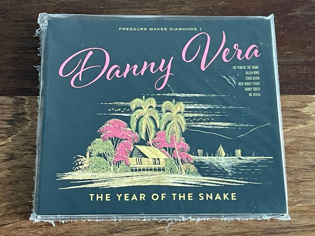 Cd Danny Vera PMD 1 EP The Year Of The Snake 6 Tracks NIEUW, Ophalen of Verzenden, 1980 tot 2000, Zo goed als nieuw