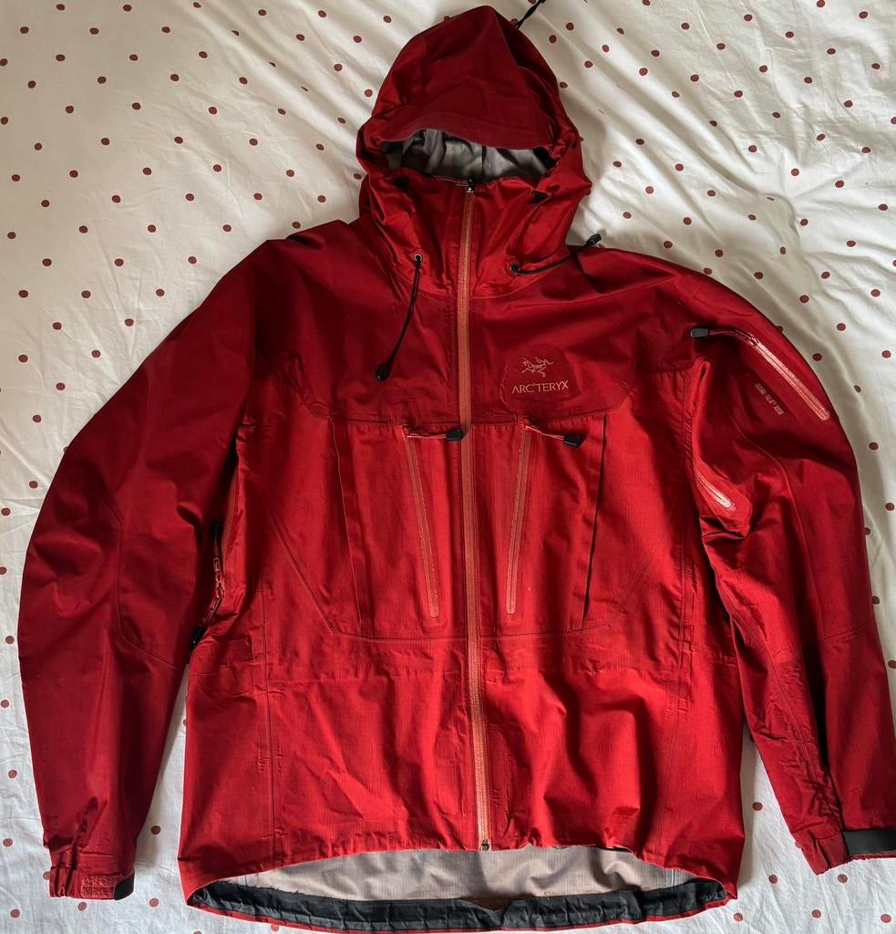 Arc’teryx 00’s Alpha SV Goretex XCR Jacket Size XXL, Ophalen of Verzenden, Gedragen, Overige maten, Rood