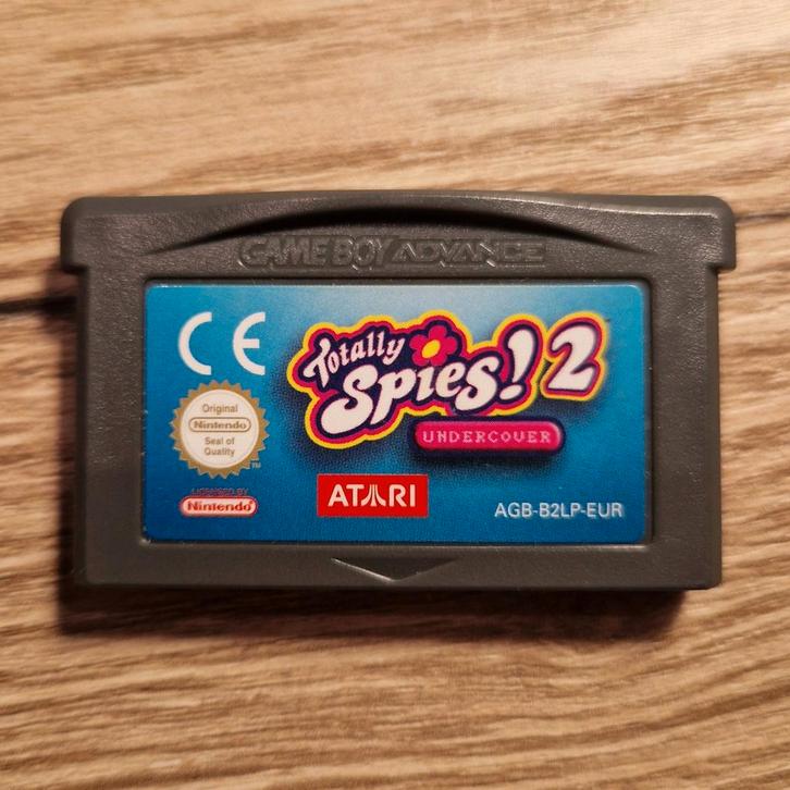 Totally spies! 2 undercover gameboy advance, Spelcomputers en Games, Games | Nintendo Game Boy, Zo goed als nieuw, Avontuur en Actie