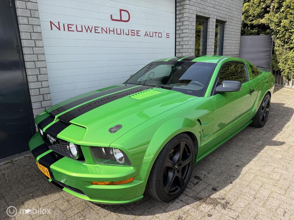 Ford Mustang GT 4.6 V8, GT500 bodykit, 98.604km, clean title, Achterwielaandrijving, Gebruikt, 4 stoelen, Leder