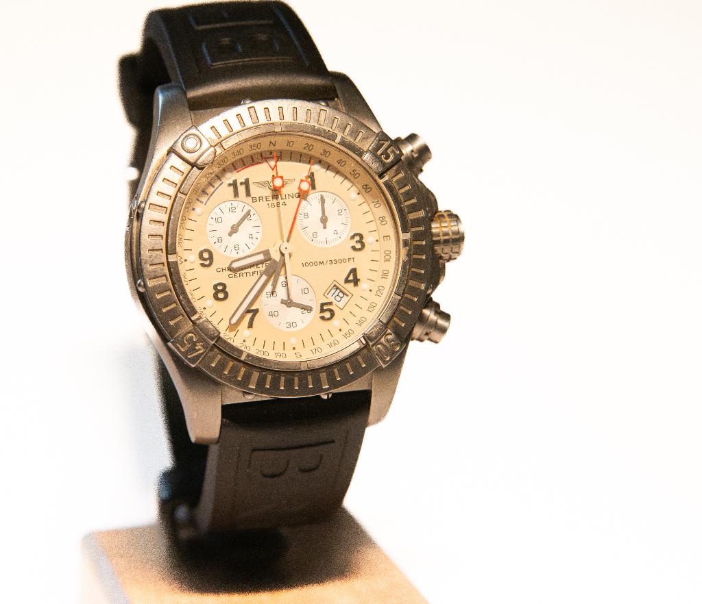 Breitling Avenger, Ophalen of Verzenden, Zo goed als nieuw, Waterdicht, Android