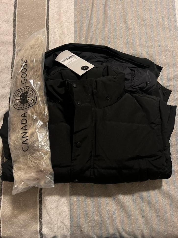 Canada goose wyndham parka M. Zwart met zwarte logo, Kleding | Heren, Jassen | Winter, Nieuw, Zwart, Ophalen of Verzenden