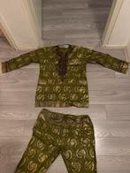 Te koop Traditionele Afrikaanse set - Groen met goudpatroon, Ophalen of Verzenden, Zo goed als nieuw, Overige maten