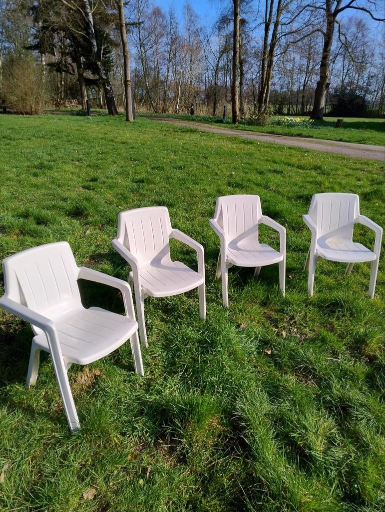 8 witte kuipstoelen, Ophalen, Gebruikt, Kunststof, Stapelbaar