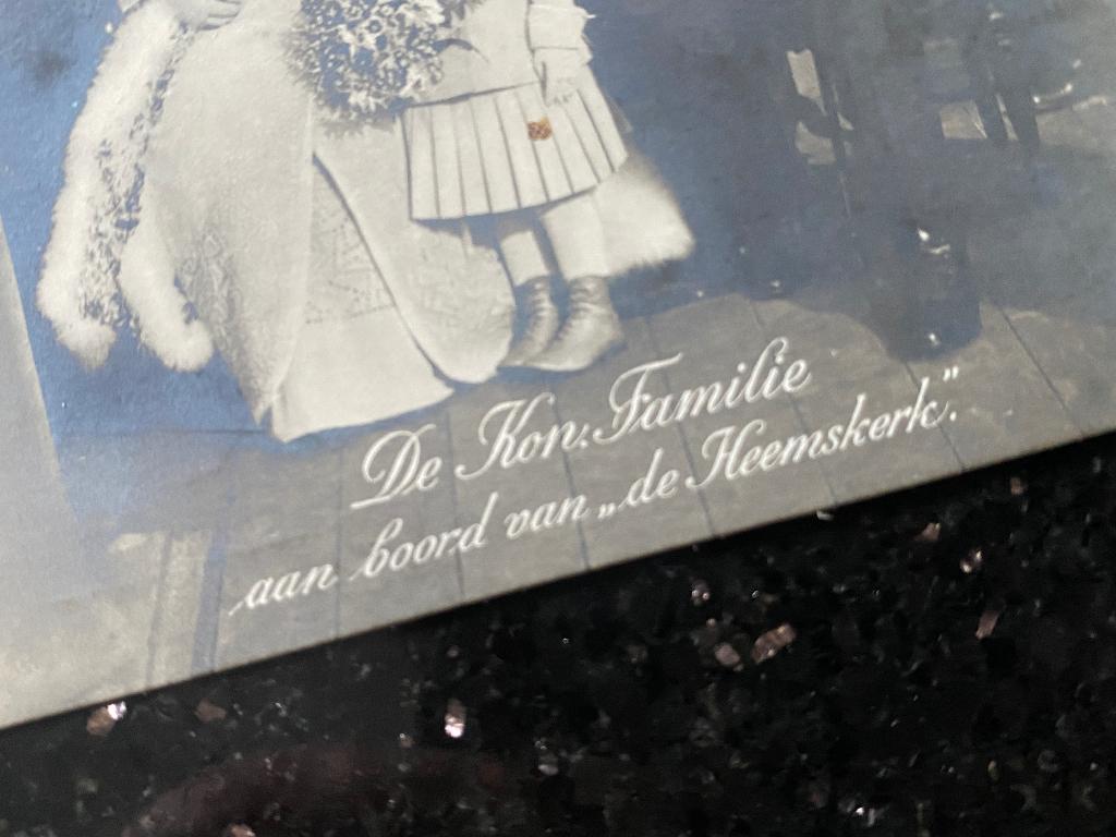 De kon. familie aan boord van de Heemskerck (mei 1912), Ophalen of Verzenden, Zo goed als nieuw, Nederland, Kaart, Foto of Prent