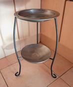 Leuke decoratieve metalen etagère met twee verdiepingen, Huis en Inrichting, Woonaccessoires | Etagères, Ophalen of Verzenden