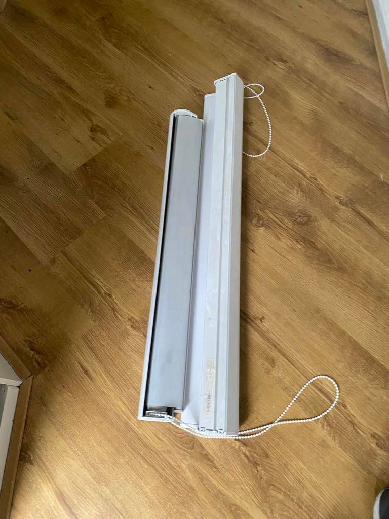 2x Verduisterende Rolgordijnen Wit Lamellen Design, Zo goed als nieuw, Wit, 100 tot 150 cm, 50 tot 100 cm