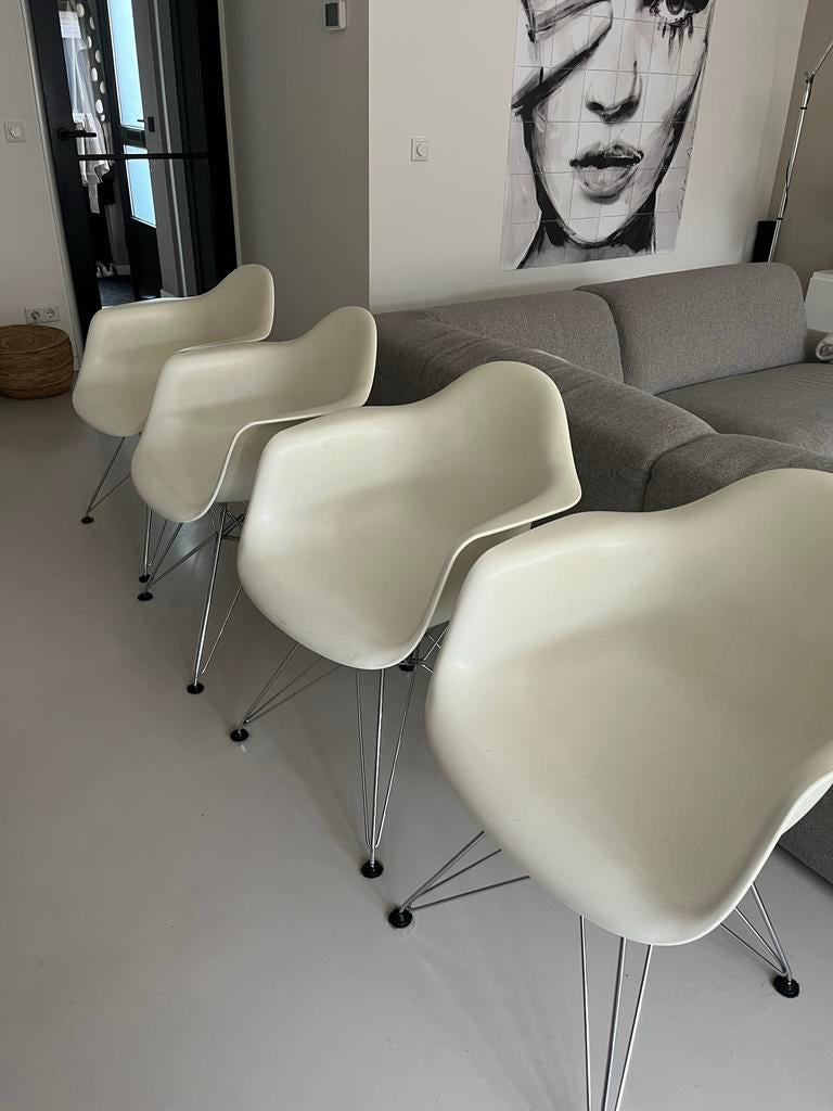 Vitra Eames DSW en DSR stoel - Wit, Huis en Inrichting, Stoelen, Ophalen, Kunststof, Gebruikt, Wit
