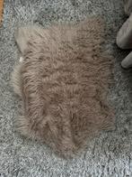 Zacht taupe schapenvachtje, decoratief en comfortabel, Minder dan 50 cm, Gebruikt, 50 tot 100 cm, Ophalen of Verzenden