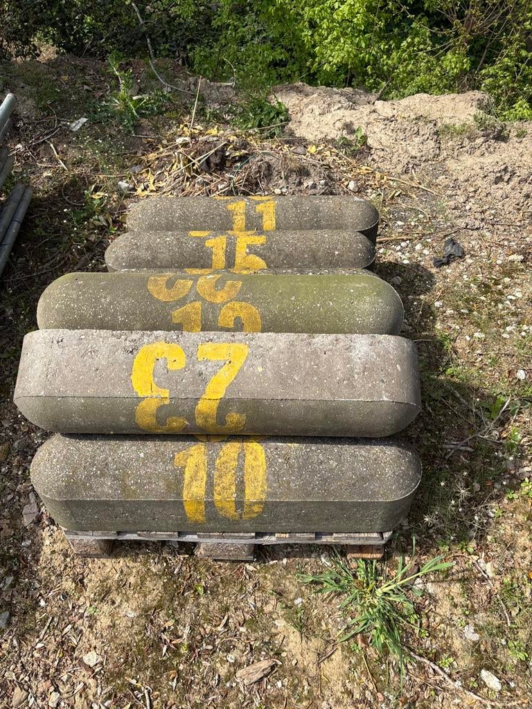 Varkensruggen 8 stuks !!!, Ophalen, Gebruikt, Overige typen, Beton