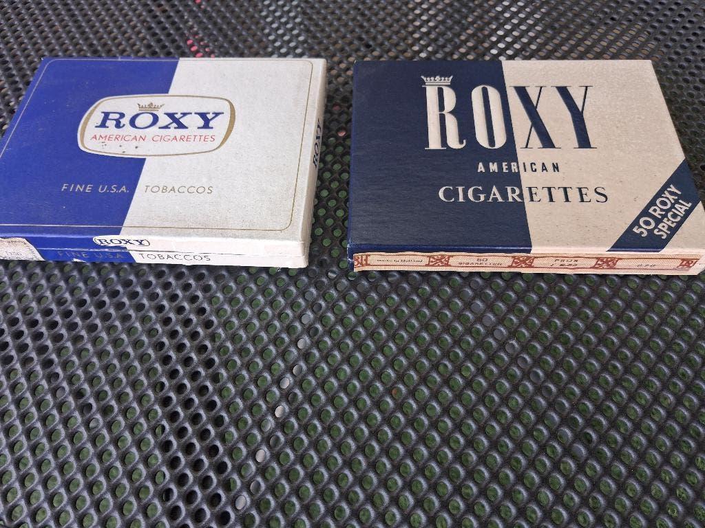2 oude dozen Roxy sigaretten, Verzamelen, Ophalen of Verzenden, Zo goed als nieuw, Tabaksdoos of Verpakking